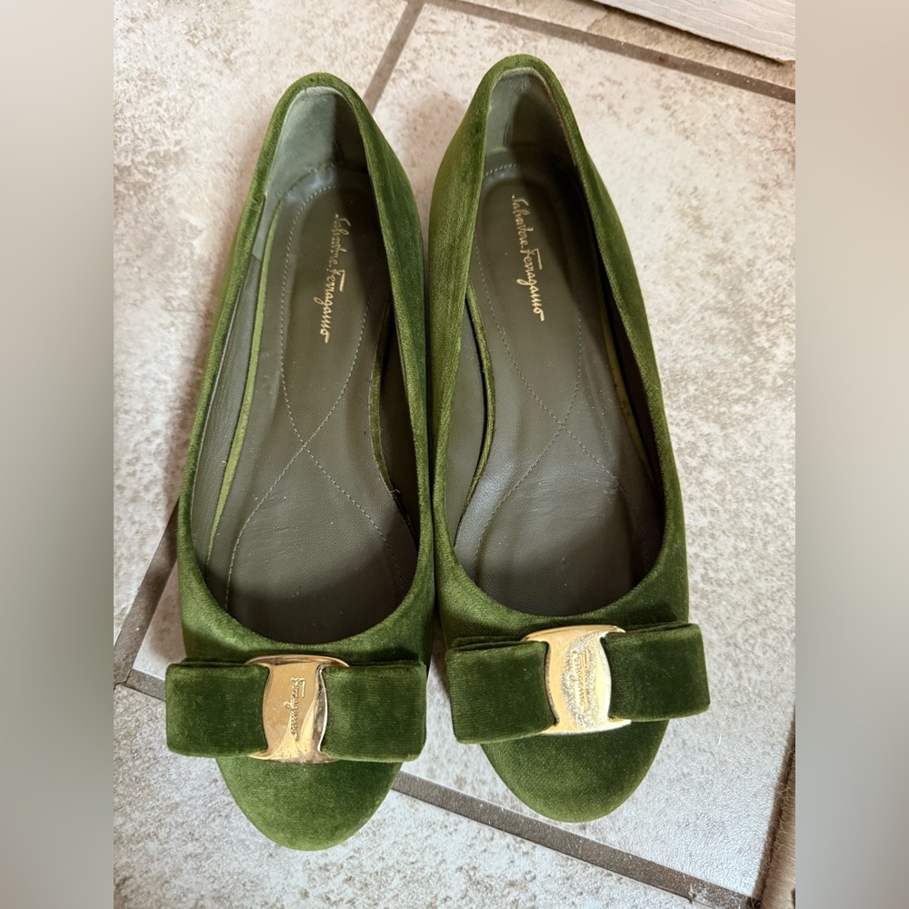 Ferragamo Shoes size 5B